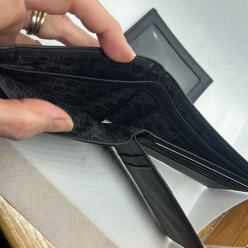 Perry Ellis Black Bi-Fold Soft Leather Wallet Pocket Planner - 10 Card Pockets